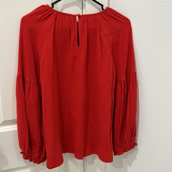 Universal Threads Gauze Top - Picture 2 of 2